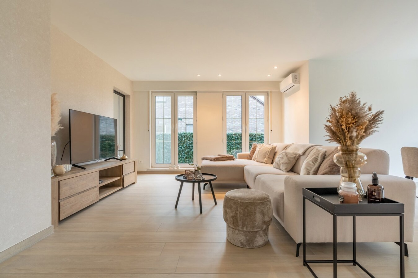 Prachtige ruim gerenoveerde woning. 