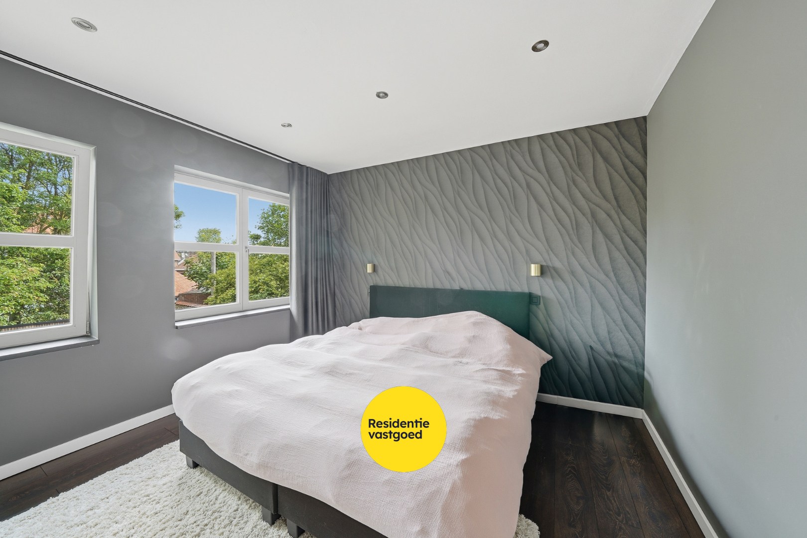 Duplex-appartement van 165 m² met garage, carport en zonnig terras in de Vicognewijk 