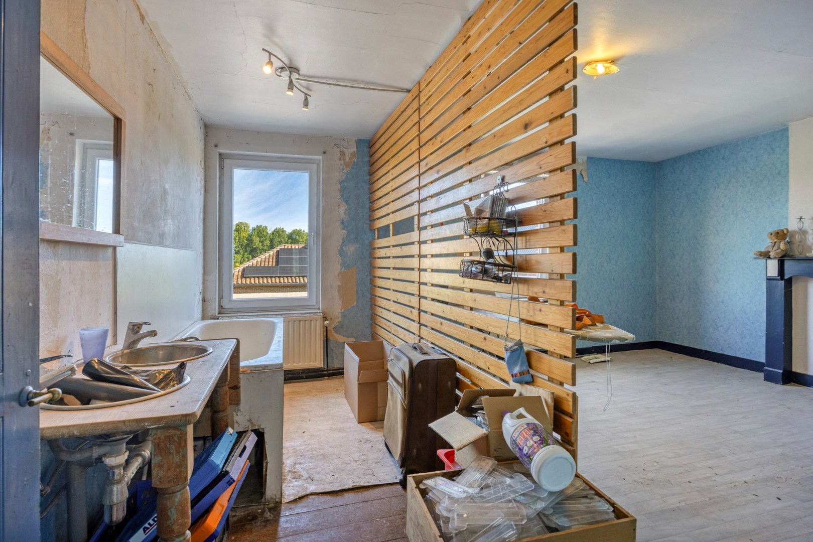 Halfopen bebouwing met 5 ruime slaapkamers, 2 badkamers, garage en tuin in Holsbeek – bewoonbare oppervlakte 214m² 