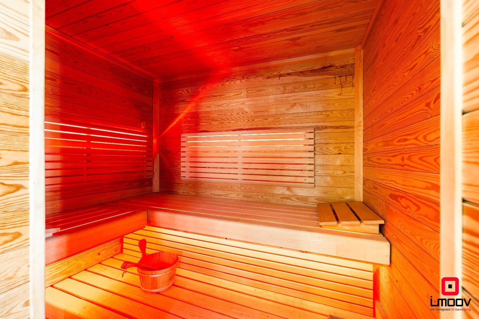 Exclusieve villa met infinity pool en resortgevoel op topligging in Mariakerke 