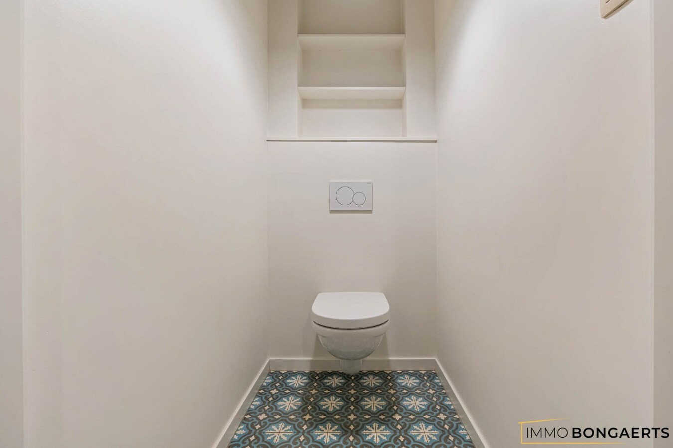 Prachtig afgewerkte woning met praktijkruimte 