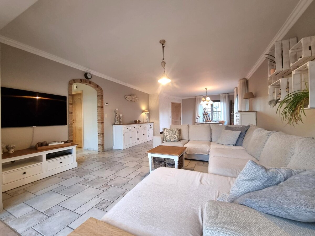 Zeer knappe, halfopen gezinswoning te Lissewege 