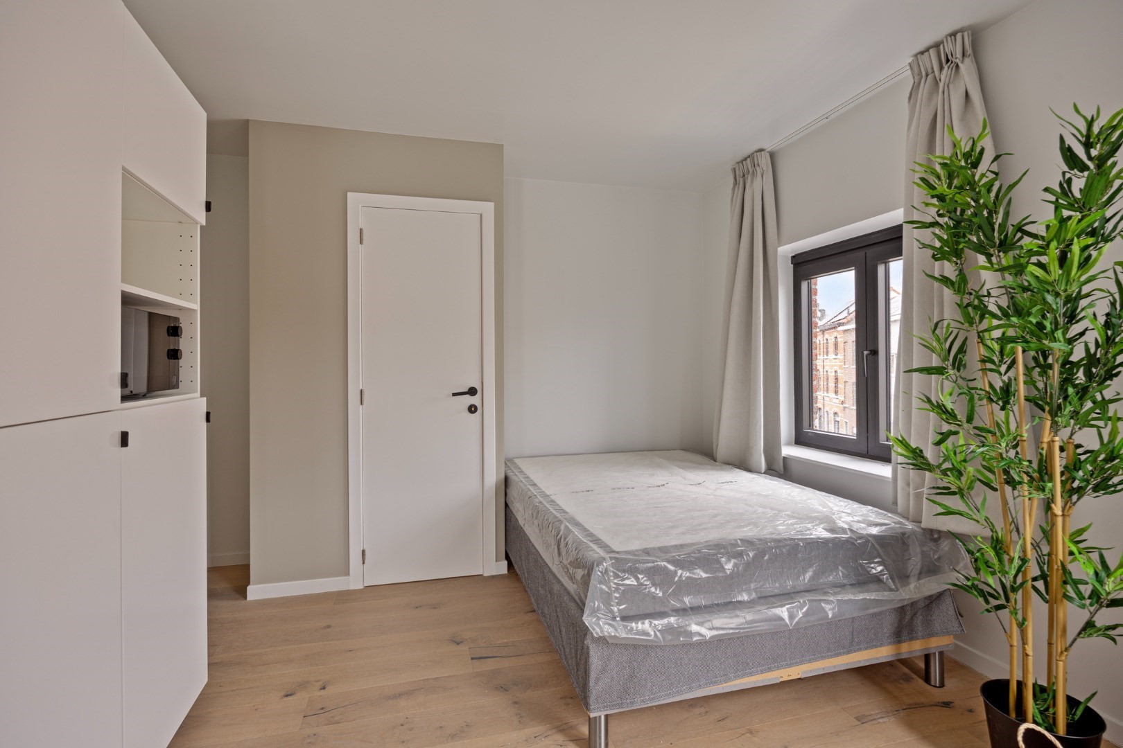 Volledig gerenoveerde en gemeubelde studentenkamers met privé-sanitair. 