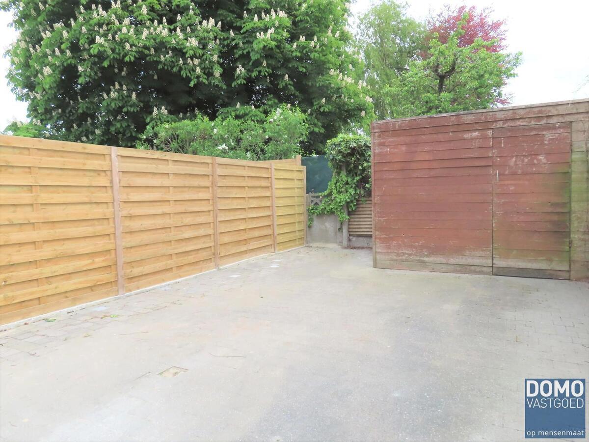 Gerenoveerde rijwoning, centraal gelegen in Hasselt. Vlakbij het centrum van Hasselt, openbaar vervoer, scholen, winkels en autosnelwegen. 