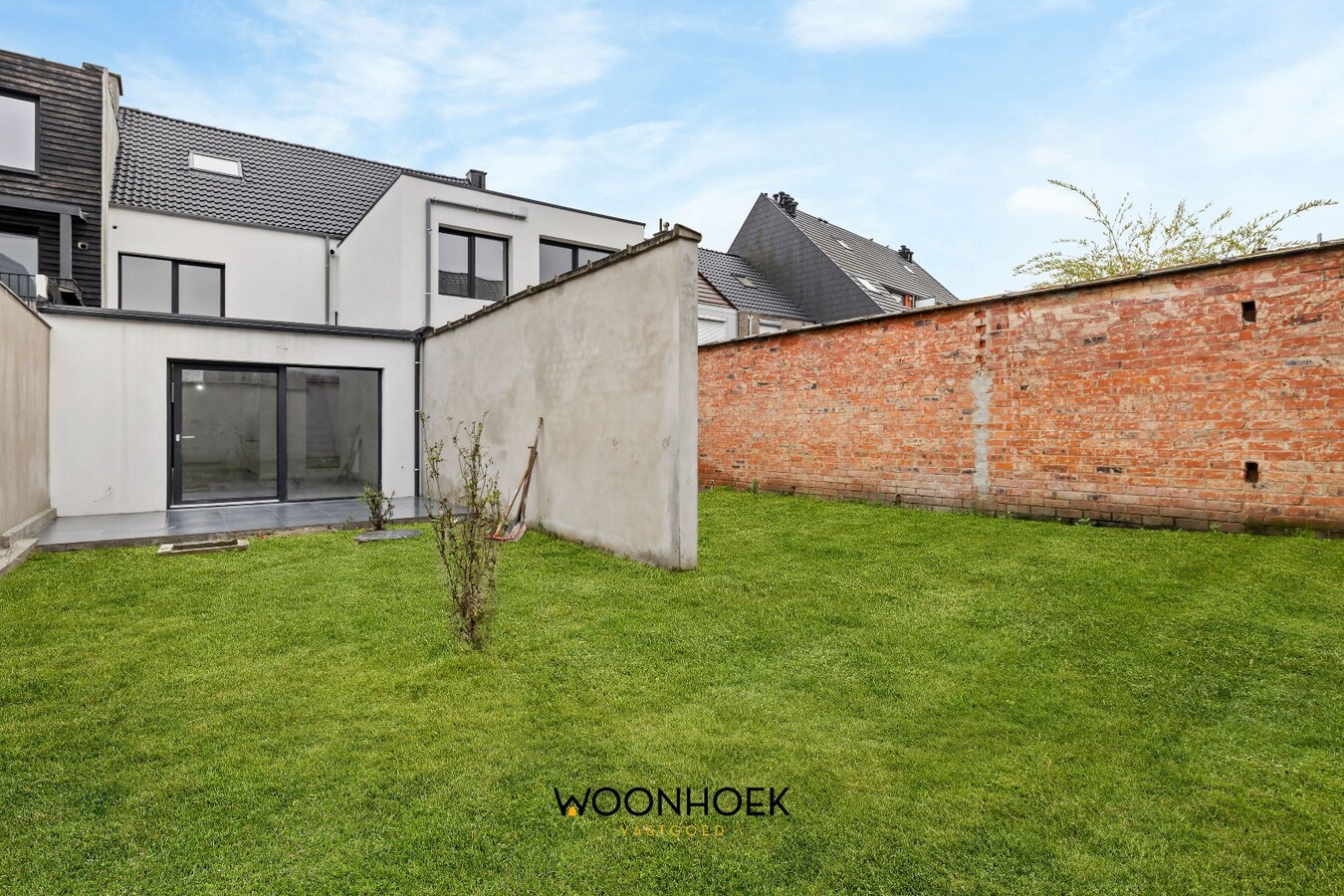 Gerenoveerde, 4-slpk woning met 2 badkamers en tuin! 