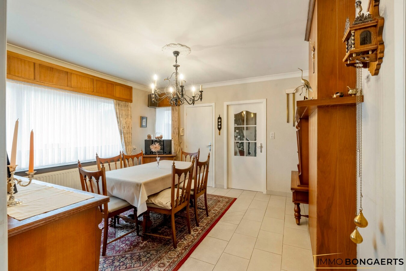 Te renoveren woning met 3 slaapkamers 