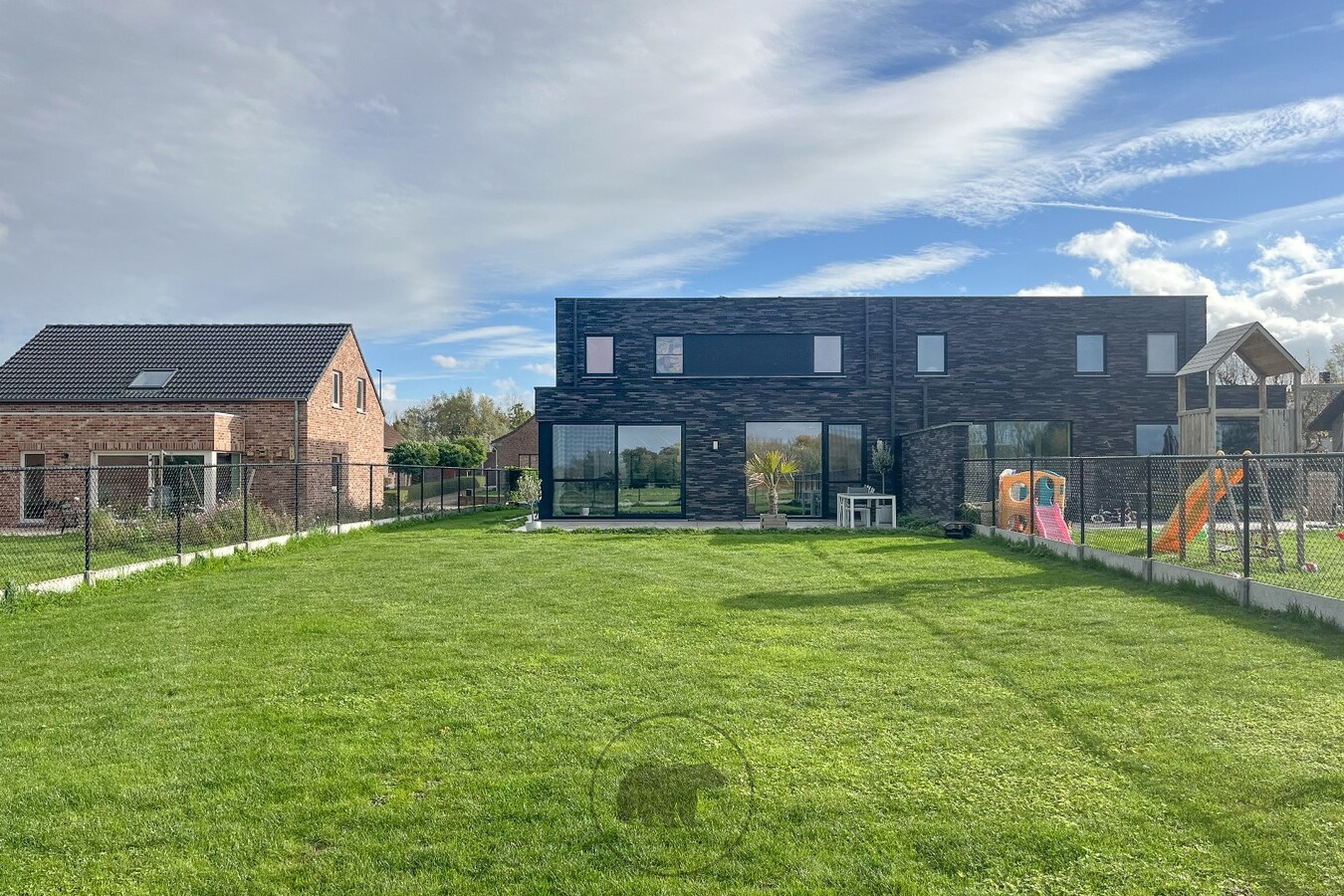 Nieuwbouwvilla met hoge afwerkingsgraad en weids uitzicht 