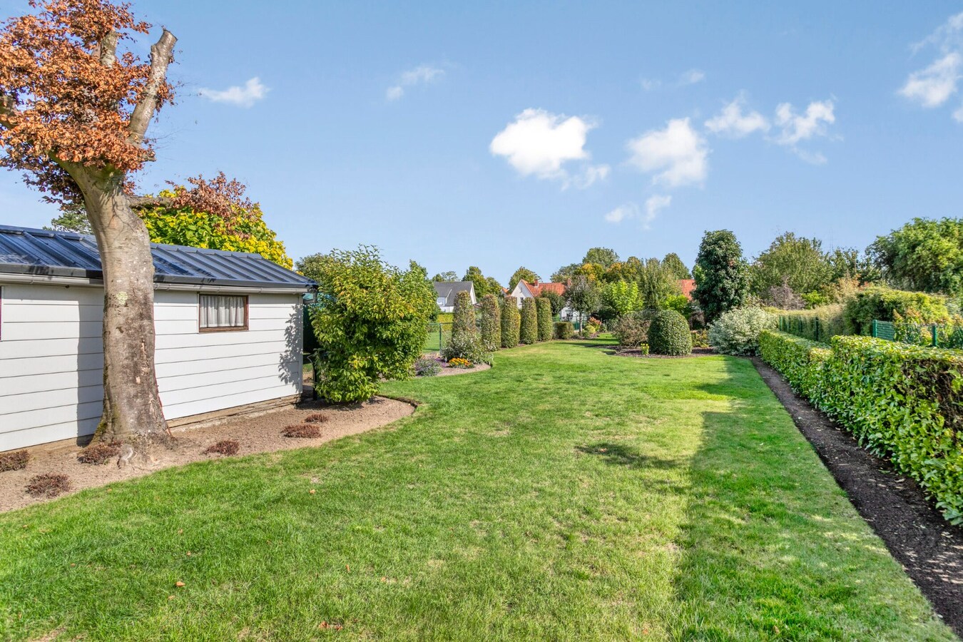 Verzorgde woning met 3 slaapkamers op een perceel van 855 m2 
