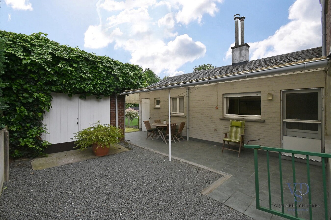 Degelijke Half Open Bebouwing 