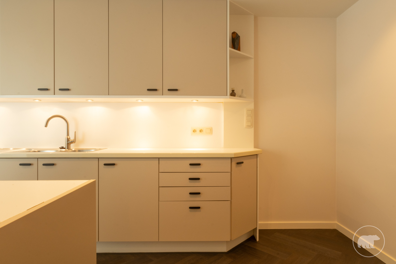 Gerenoveerd appartement aan het Groenevalleipark met ruim terras 