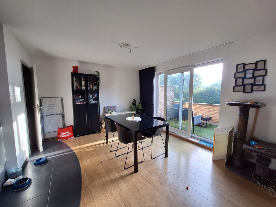 Gunstig gelegen duplex appartement te Genk 