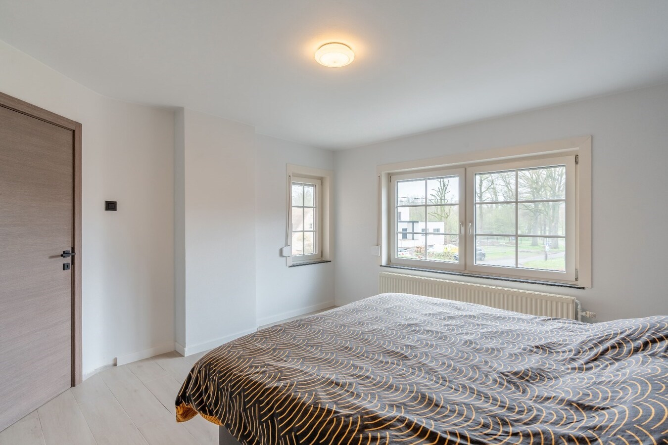 Ruime gerenoveerde woning in Niel-bij-As met 3 slaapkamers. 