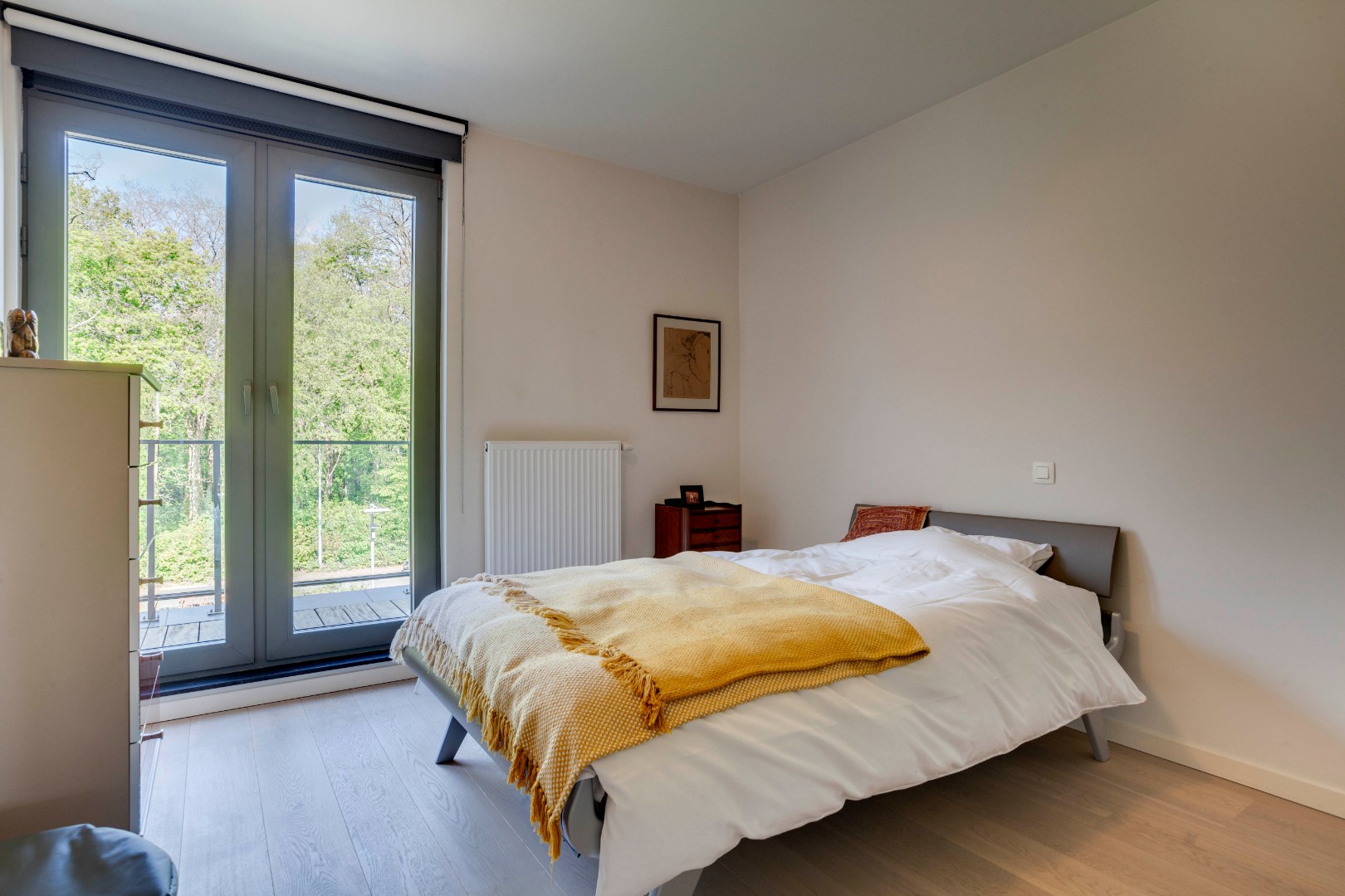 Instapklaar modern appartement  met terras en ondergrondse staanplaats 