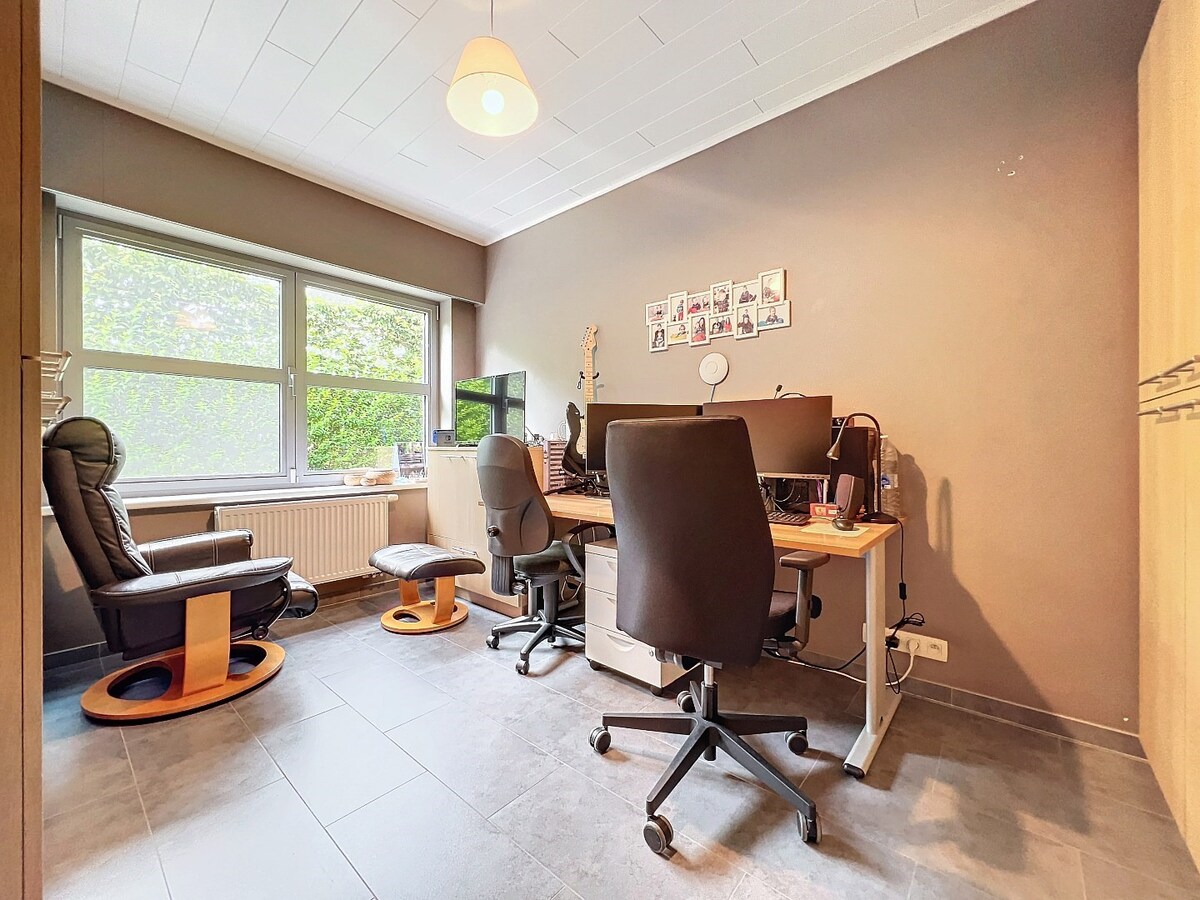 Recente, energiezuinige (label A) villa met groene achteruit te St.-Lievens-Houtem 