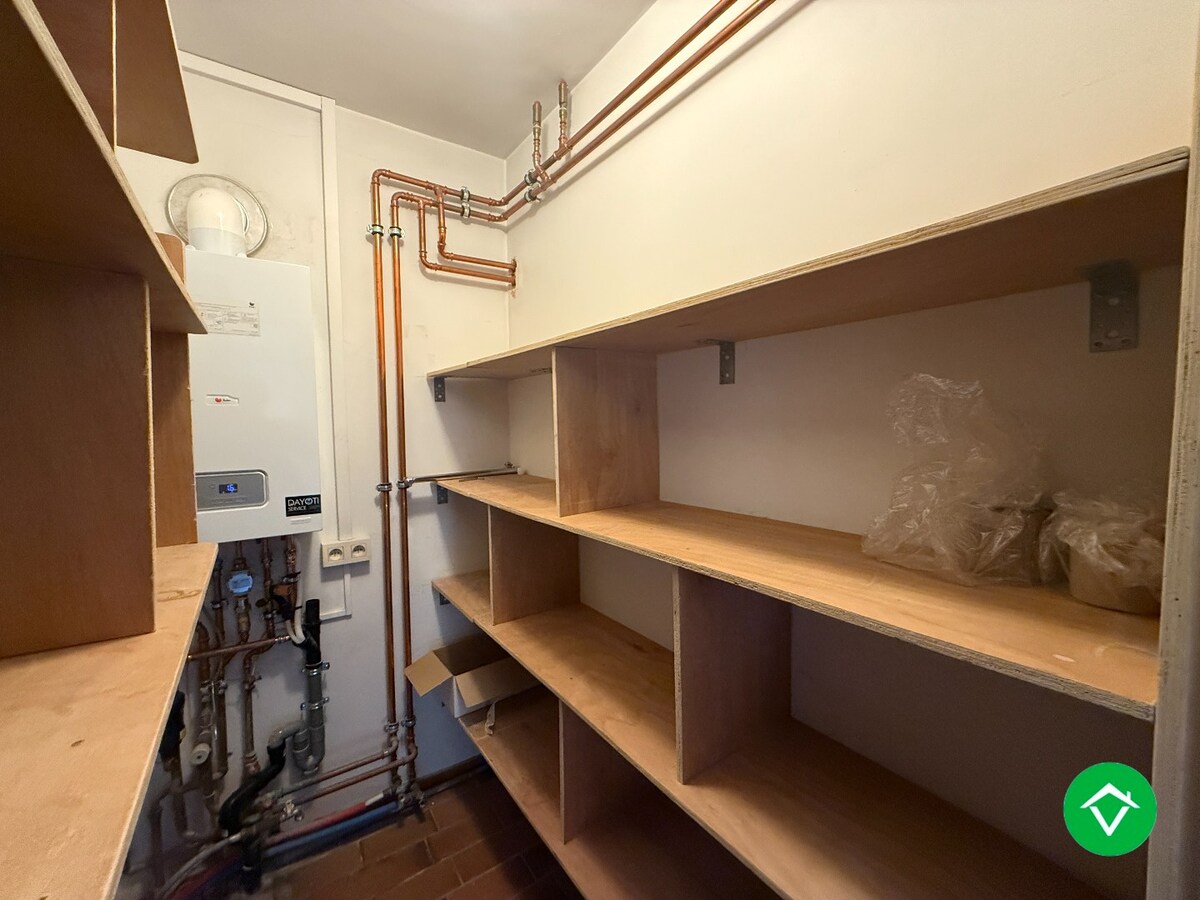 Instapklaar appartement met twee slaapkamers en garage te Roeselare 