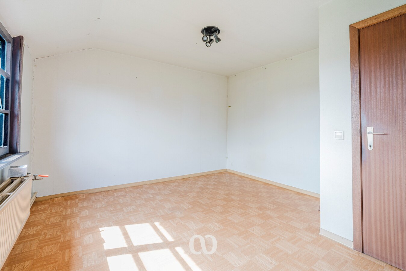 Prachtig gelegen gezinswoning met tuin en uitzicht in het centrum van Etikhove 