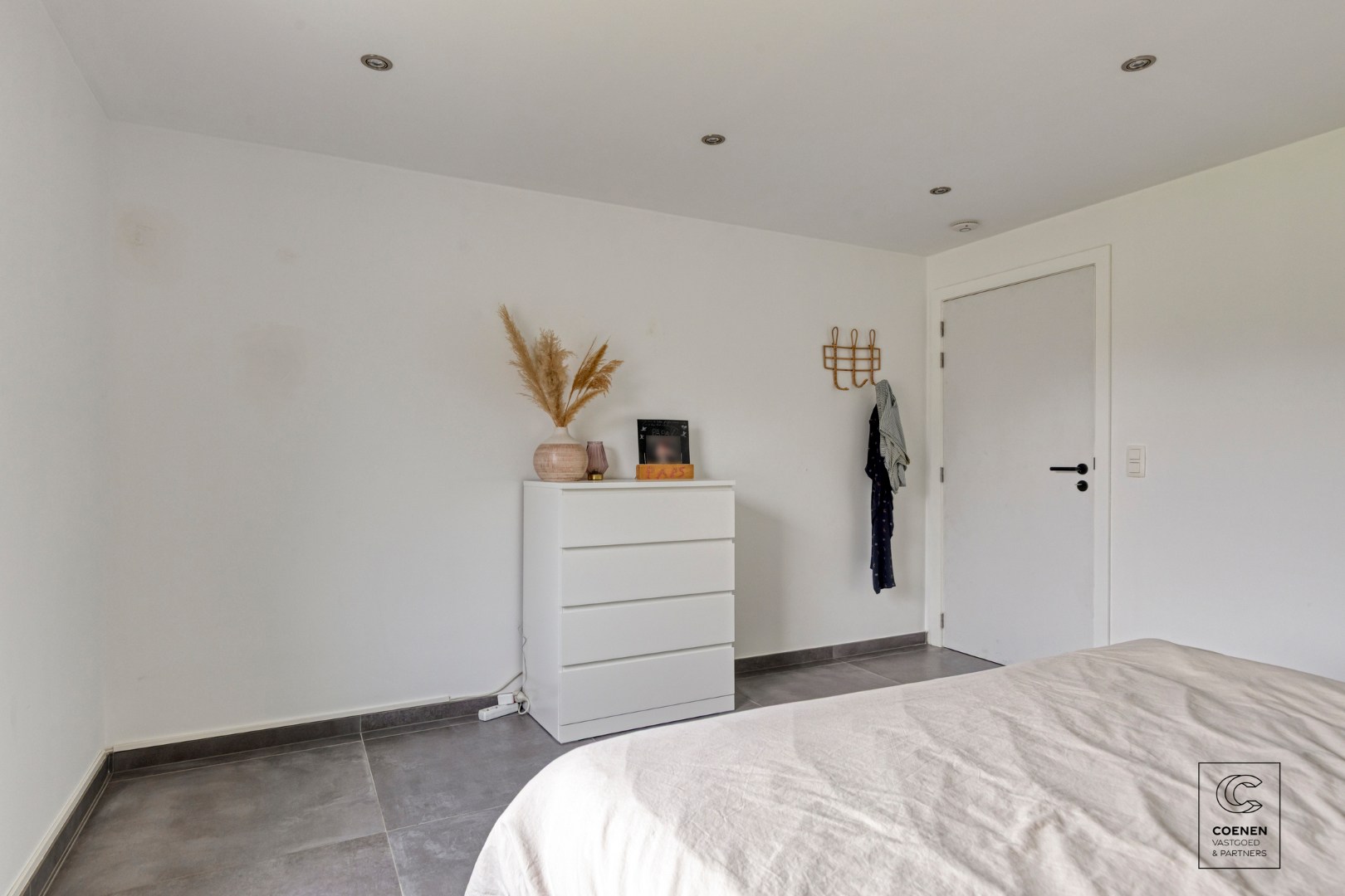 Gerenoveerde woning met 4 à 5 slpk's op een gunstige ligging te Oelegem! 