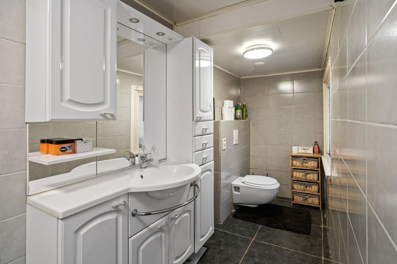 Centraal gelegen woning op ruim perceel van 721m² 