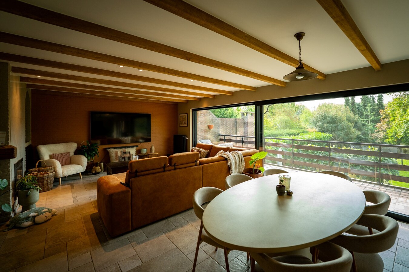 Ruime woning met weide en paddock op ca. 1ha te Bocholt 
