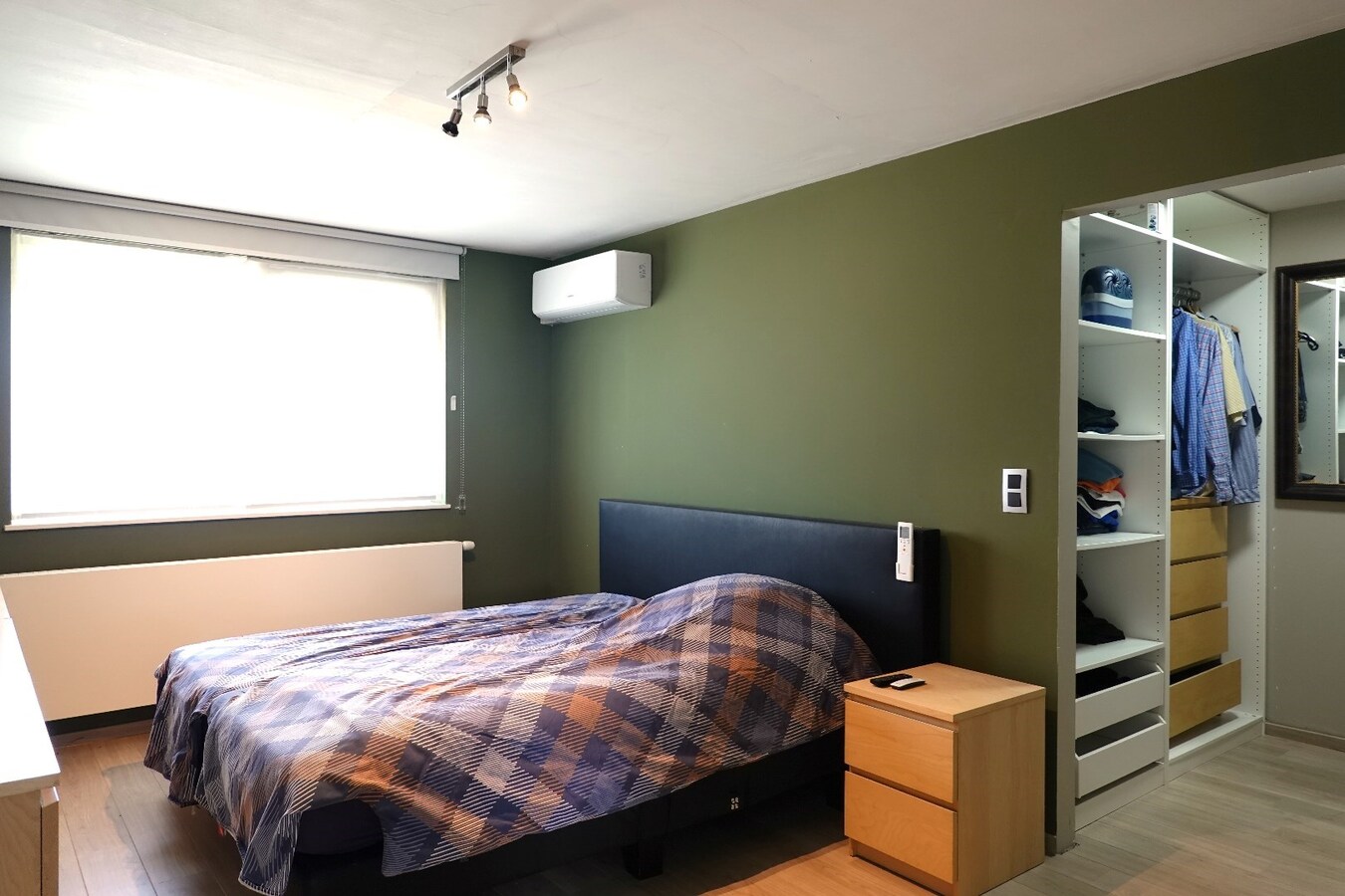 Woning met polyvalente ruimte op uitstekende ligging in Roksem 