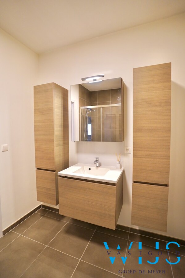 Gelijkvloersappartement met tuin en staanplaats te Ertvelde ! 