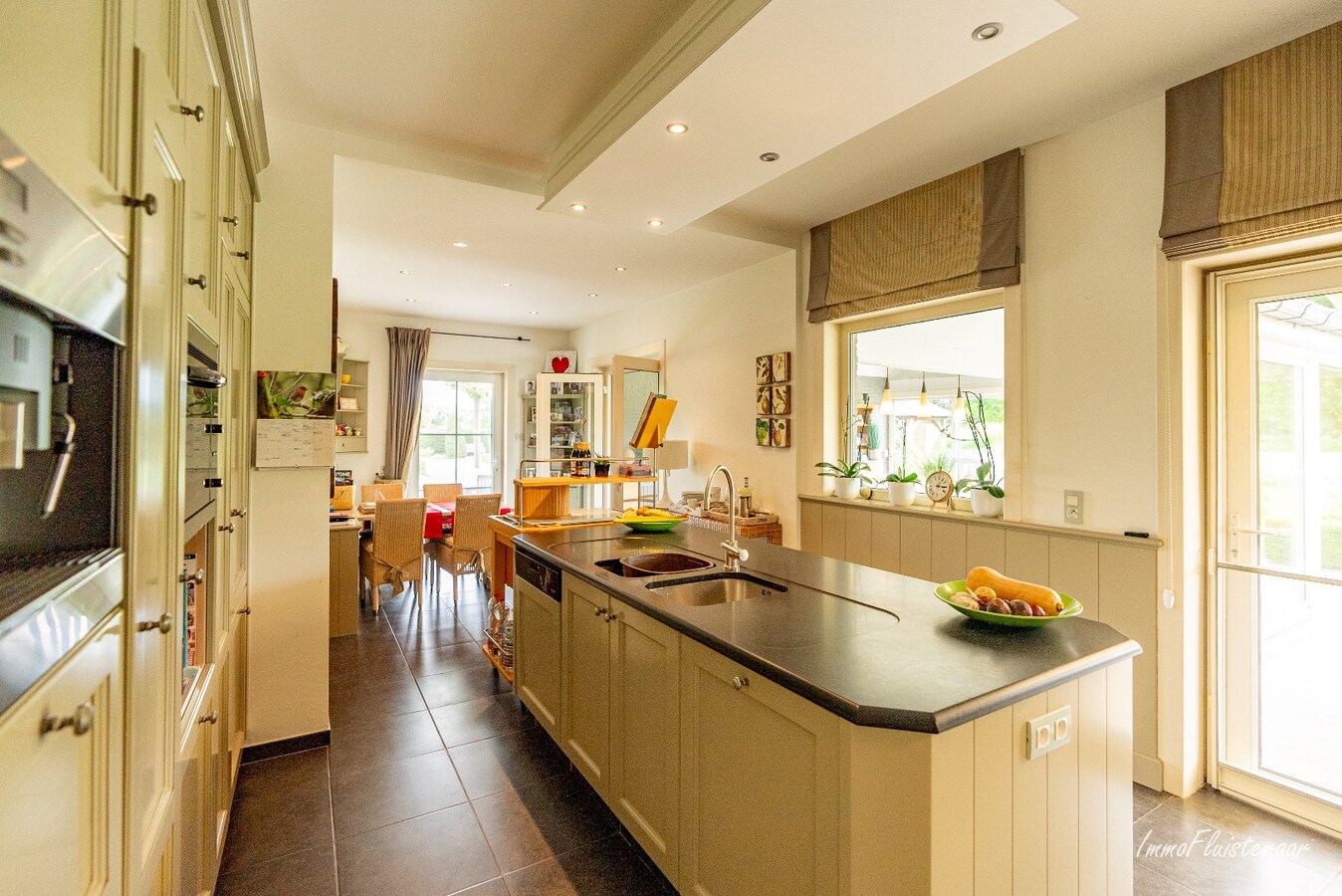 Manoir exclusif avec écuries, piscine et court de tennis sur un domaine d'environ 9 hectares à Retie. 