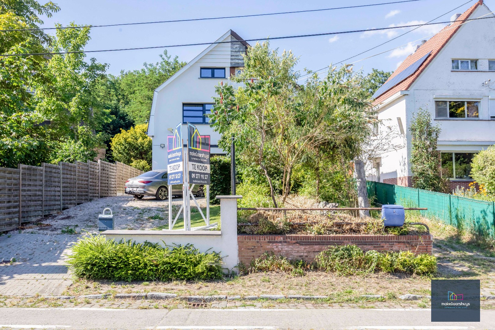 VERKOCHT !!! Residentieel gelegen  te renoveren halfopen bebouwing met tuin 