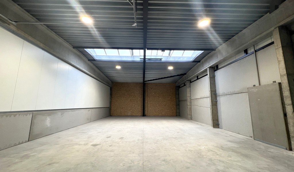 Nieuwbouw magazijn te koop in bedrijvenpark De Melkerij te Sleidinge