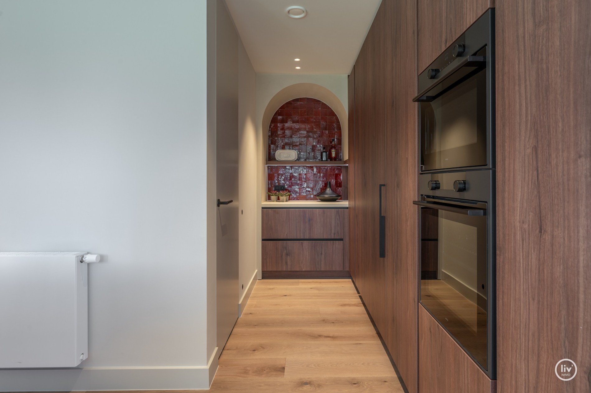 Prachtig gerenoveerde villa, gelegen op een groot perceel van 1365 m2 in een residentiële villawijk op fietsafstand van het centrum van Knokke. 