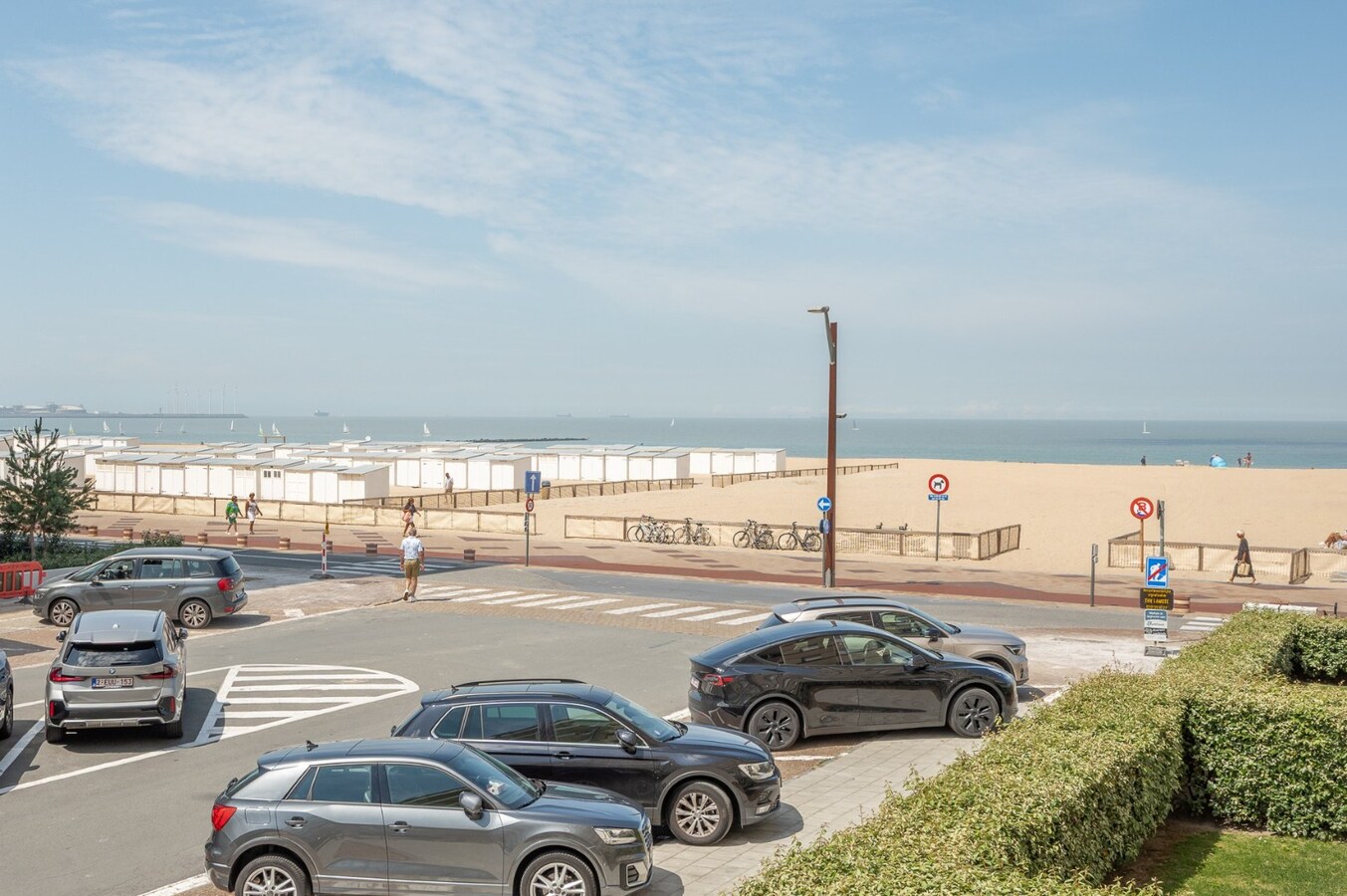 Recent gerenoveerd appartement met adembenemend zeezicht aan het Albertstrand. 