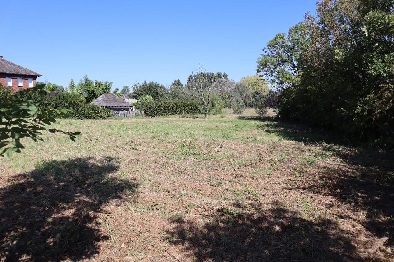 Bouwgrond Handelspand + Eengezinswoning 23 are 49 ca 