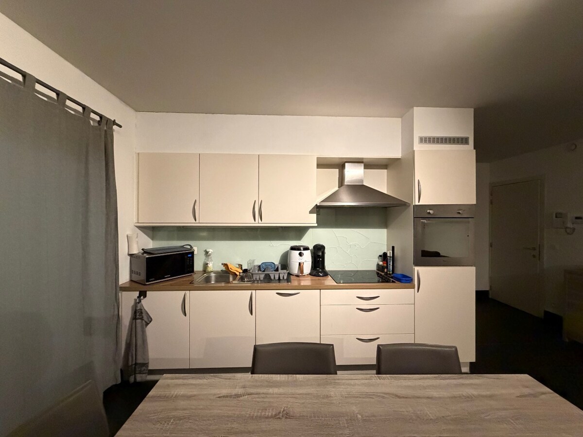 Gelijkvloers 1-slpk appartement nabij voorzieningen 