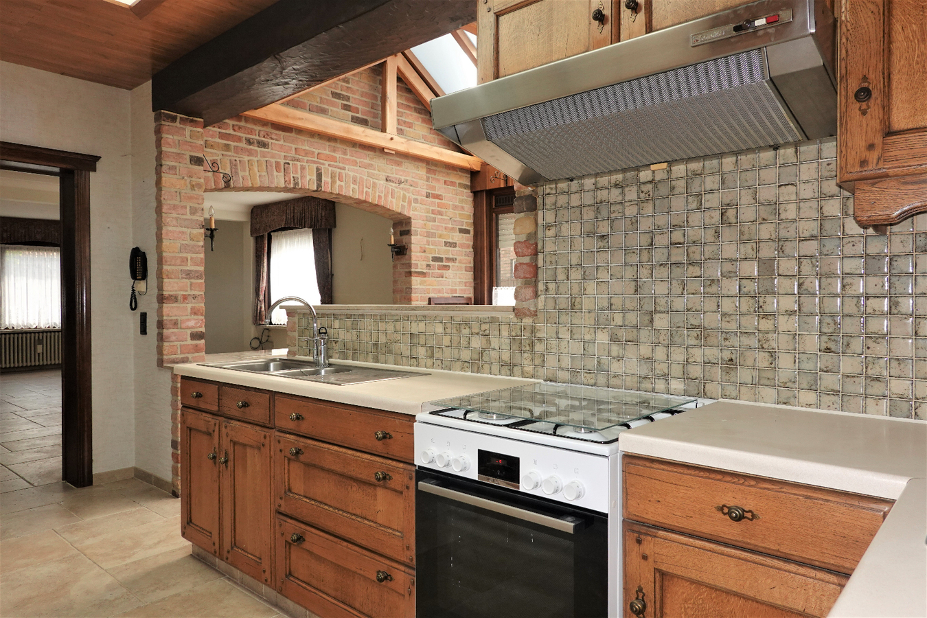 Halfopen woning op gunstige ligging ( zonder loods ) 