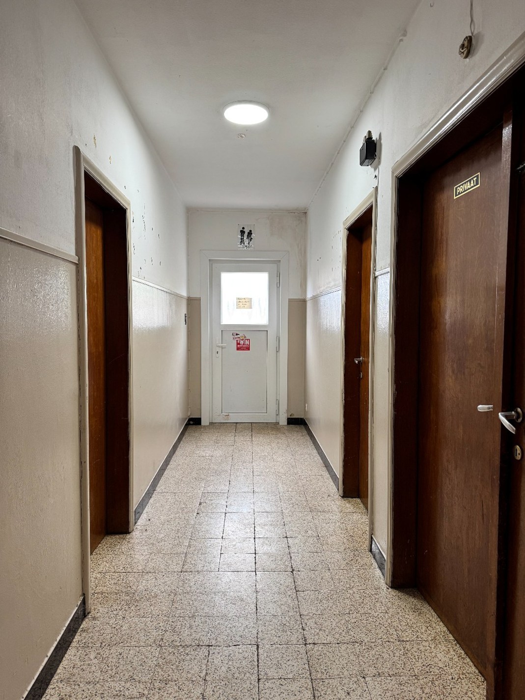 Woning met tal van mogelijkheden in centrum Zulte. 