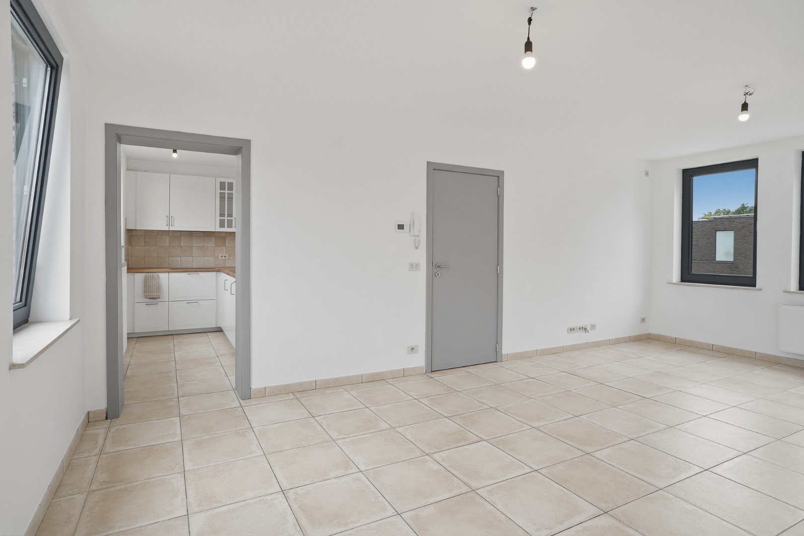 Instapklare rijwoning met garage op toplocatie in hartje Sint-Michiels 