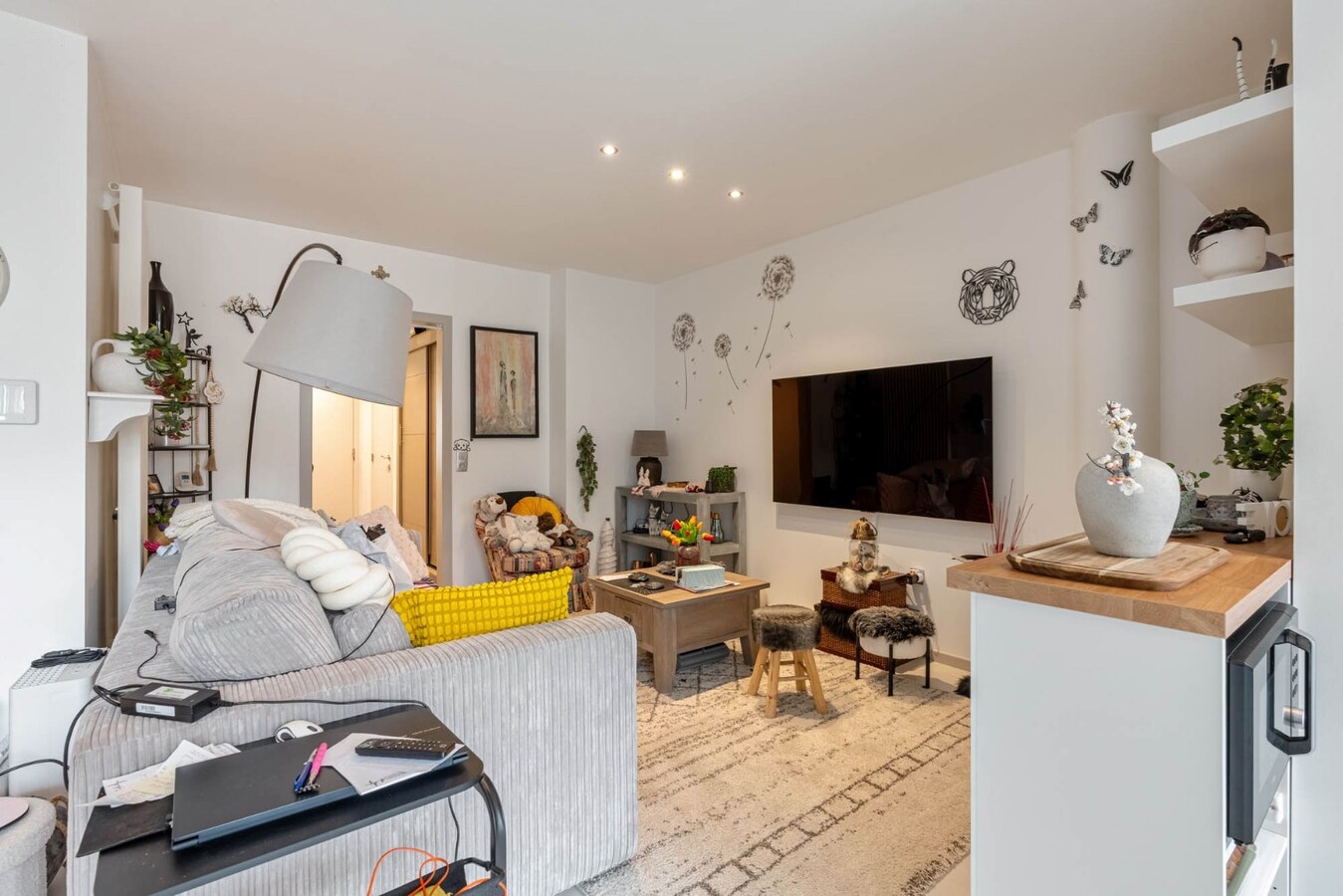 Gelijkvloers INVESTERINGSAPPARTEMENT vlakbij centrum met fraai terras en autostandplaats. 