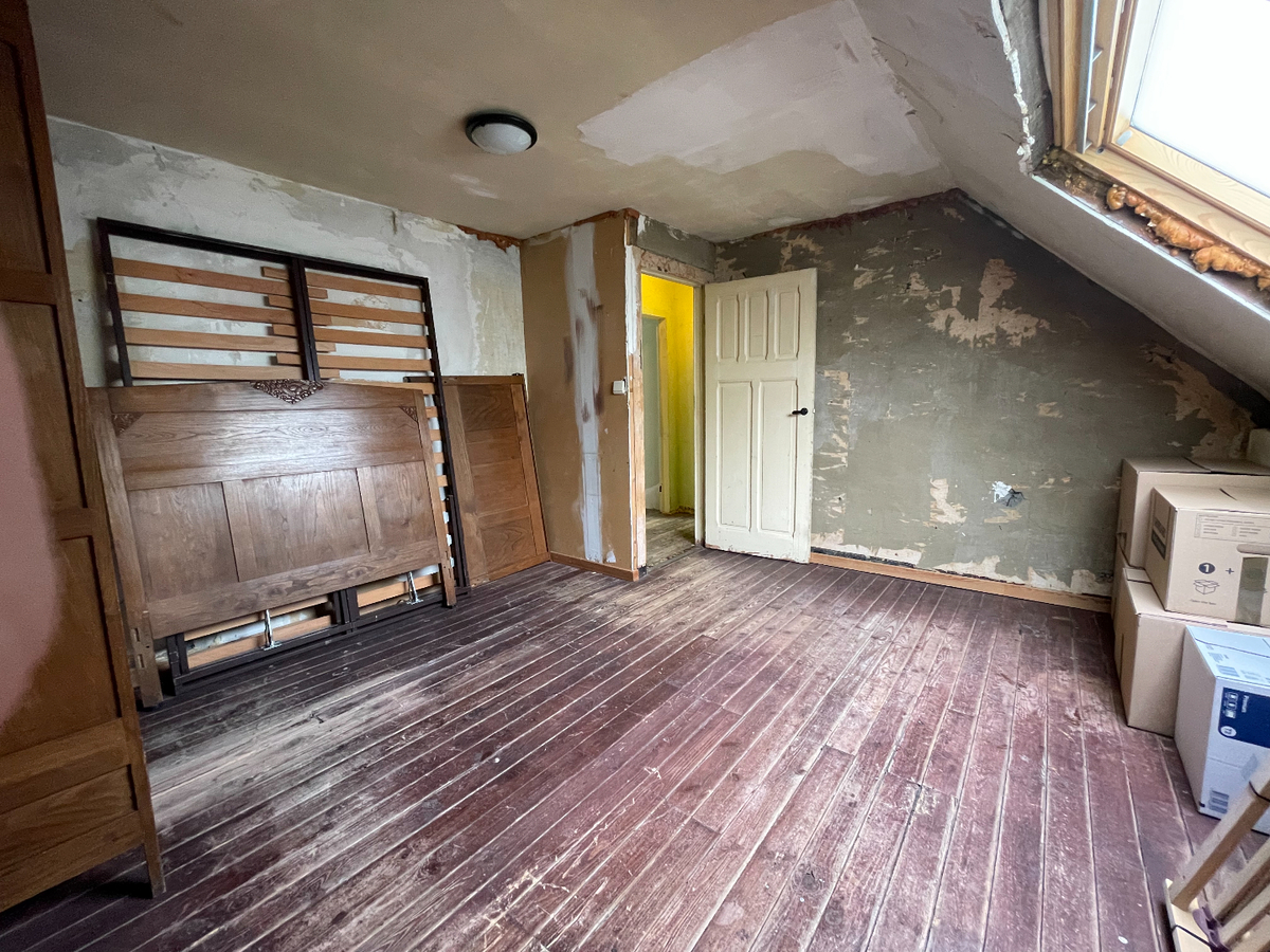 Rijwoning met 2 slaapkamers en tuin te Roeselare 