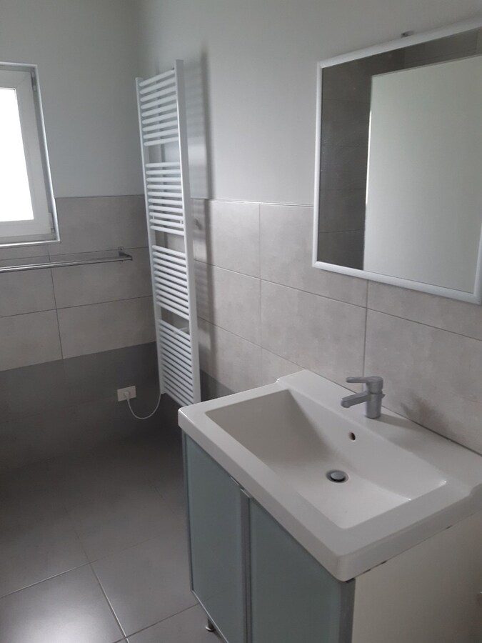 Degelijk appartement (1° verdieping). 
