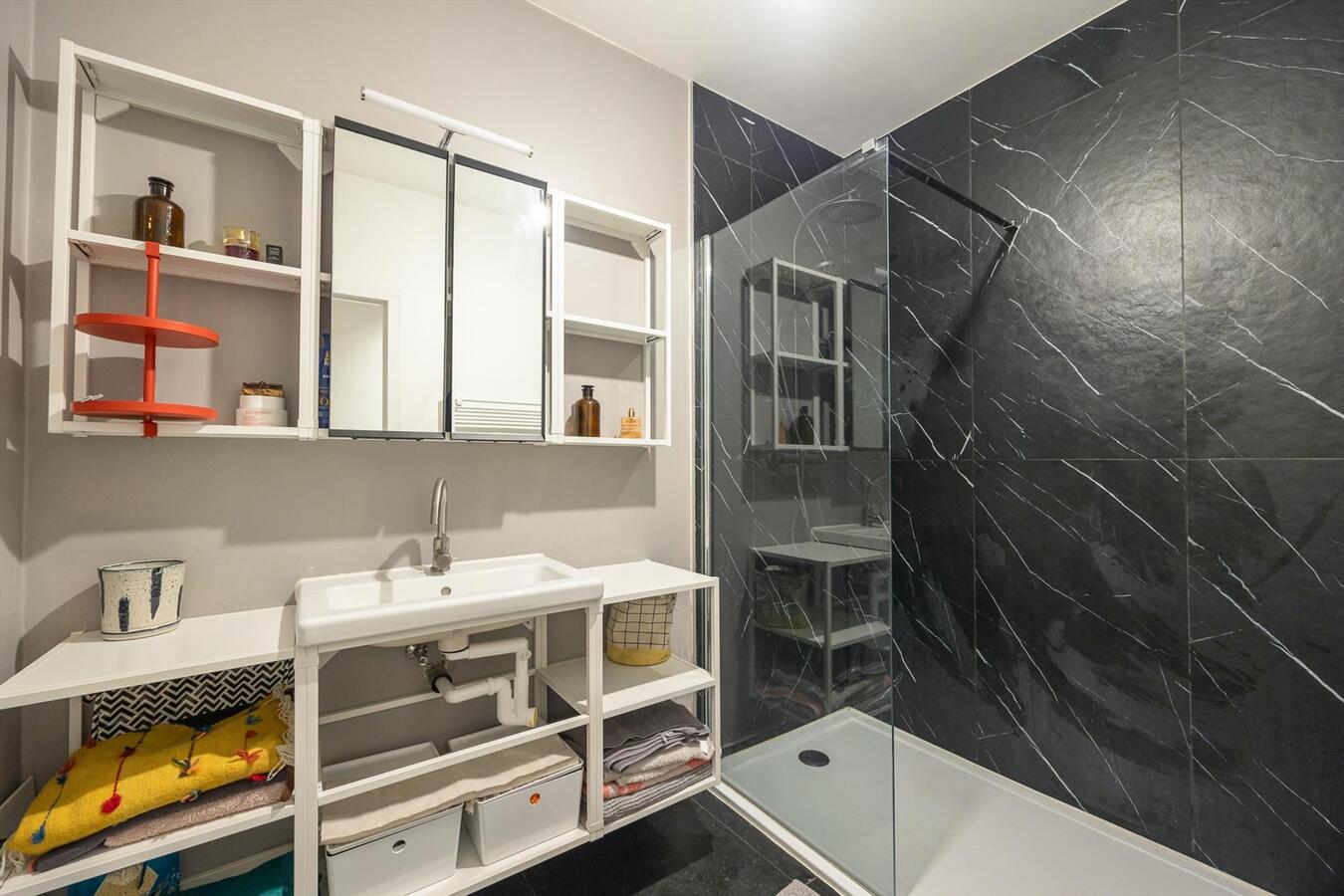 Gerenoveerd gelijkvloers appartement met stadstuin! 