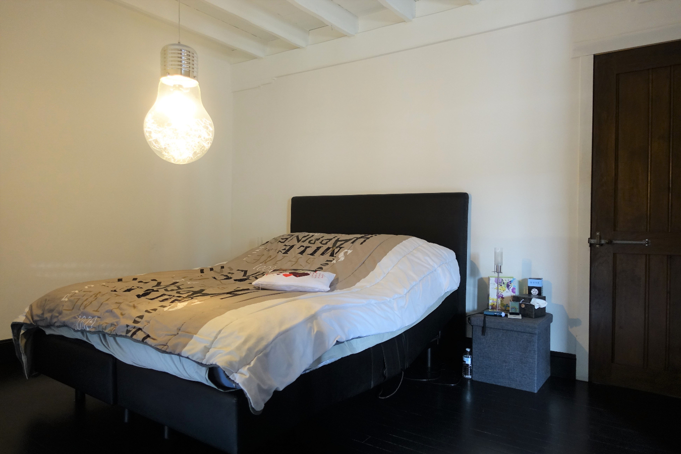 Ruime moderne woning aan het centrum van Aartrijke 