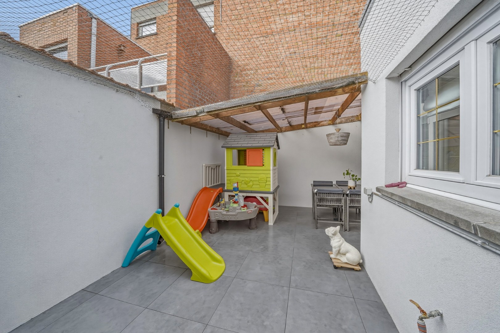 Instapklare woning met 4 slaapkamers te Oostende 