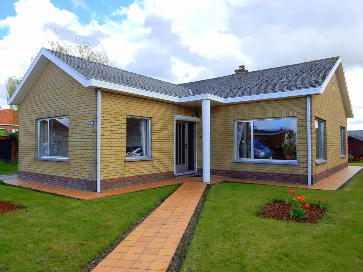 Ruime bungalow met grote zonnige tuin 