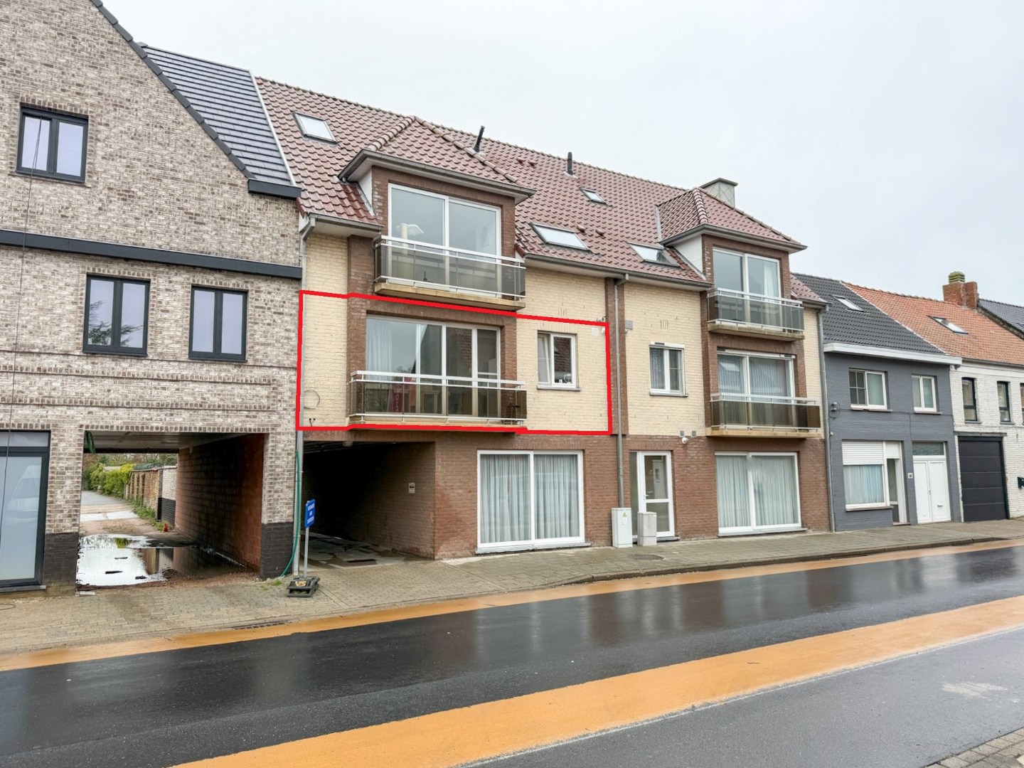 Energiezuinig 2-slp appartement (88 m²) met groot terras, Eernegem. 
