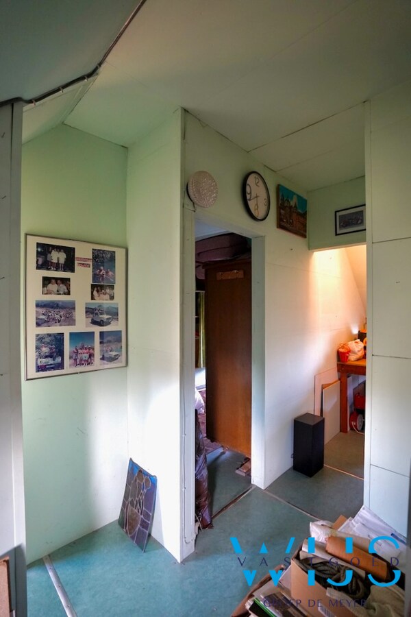 Interessante te renoveren woning met 4 slaapkamers in het centrum van Destelbergen 