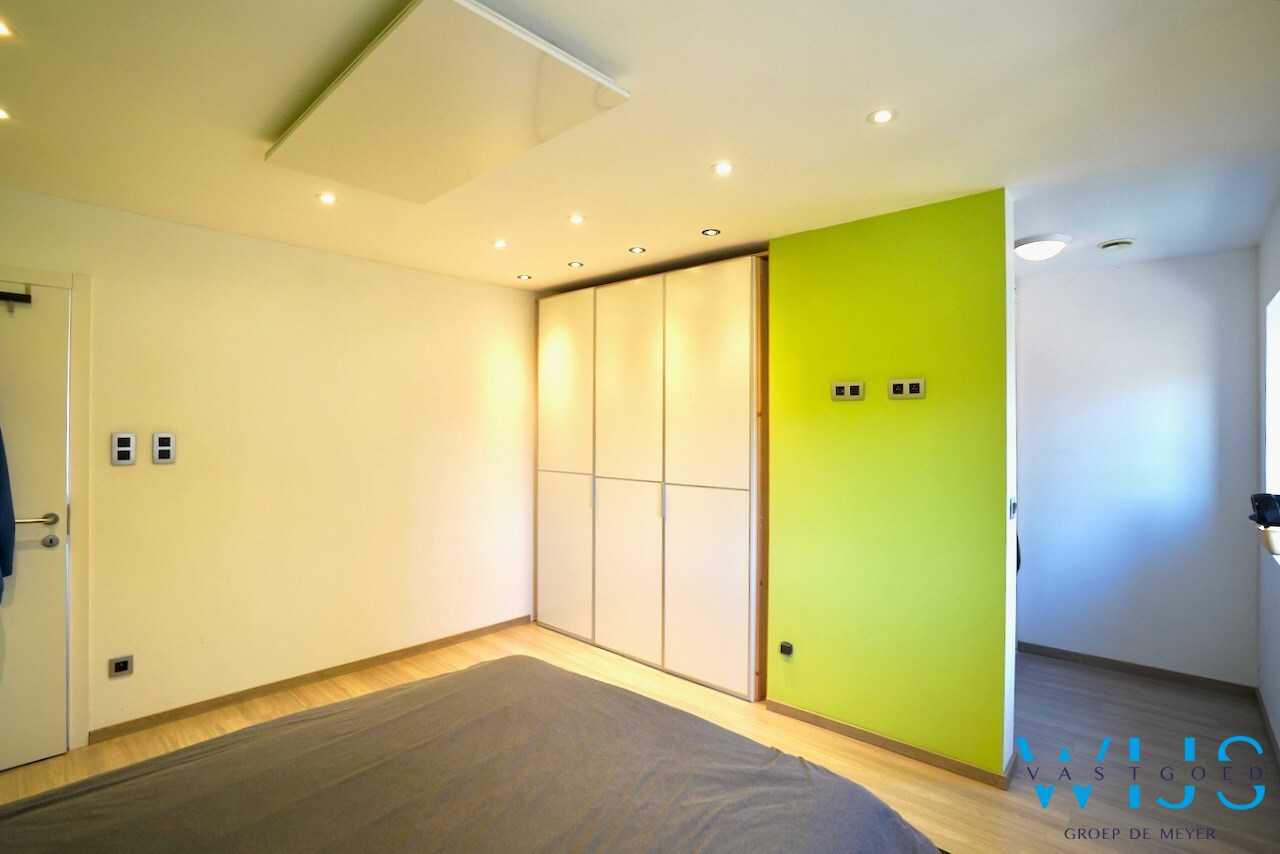 Zeer ruime gezinswoning te Zelzate ! 