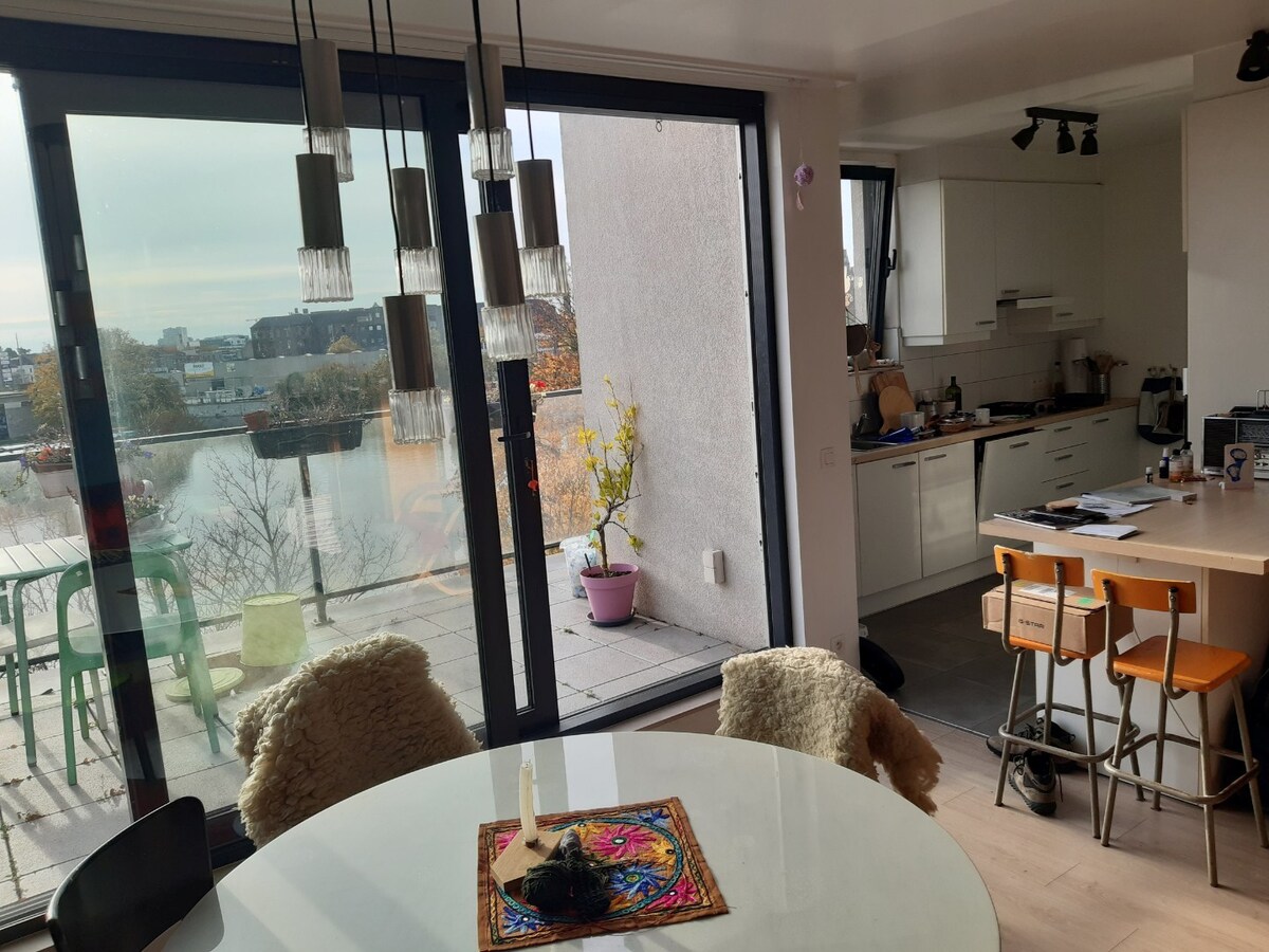 Eigentijds appartement op toplocatie. 