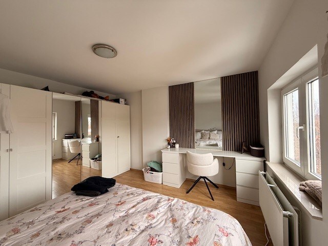 Een nette, comfortabele  gezinswoning met 3 slaapkamers, garage en tuin. 