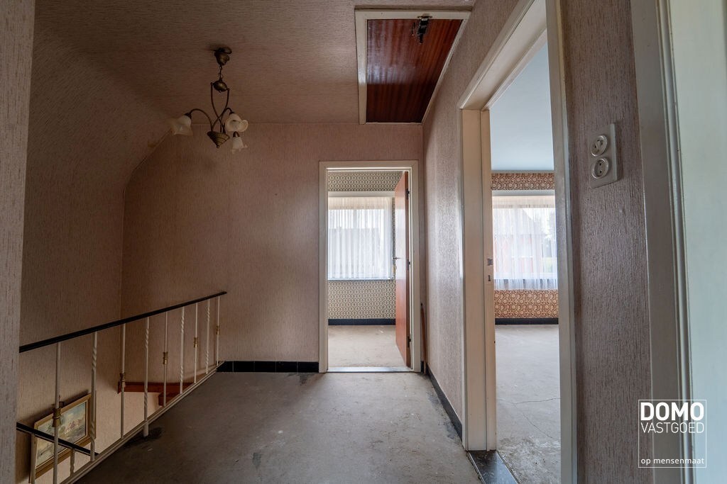 Te renoveren woning met grote tuin en achterliggende stal 