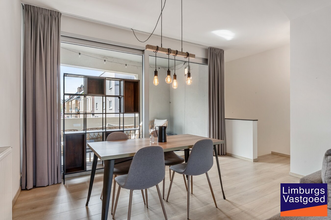 App., 119 m², 2 slpk, terras, autostaanplaats 