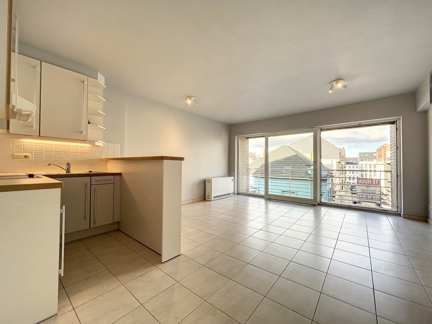 Appartement prêt à emménager avec 1 chambre et terrasse dans un quartier résidentiel calme. 